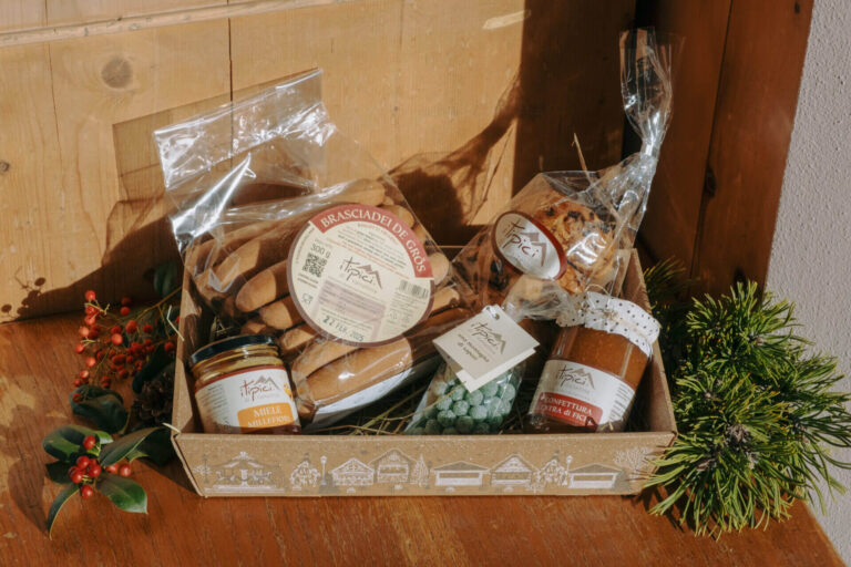 cesto con dolci tipici valtellinesi