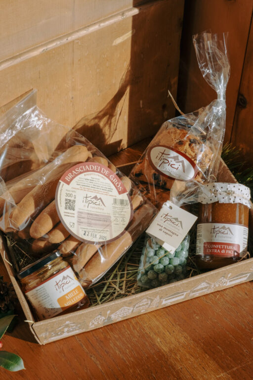 box natalizio Dolce pensiero con prodotti tipici dolci valtellinesi