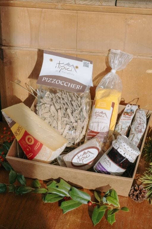 vendita online di cesti natalizi con prodotti tipici della valtellina assortiti